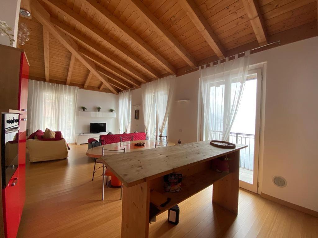 Luxury Penthouse With Big Terrace Lägenhet Argegno Exteriör bild